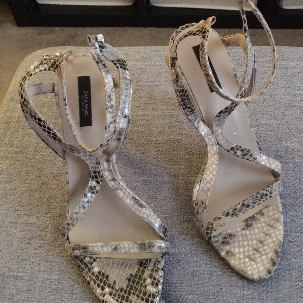 Faux Snake embossed leather Sandals. NWOT